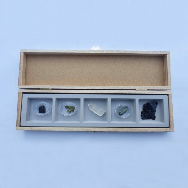 규산염 광물표본(5종)석영 각섬석 휘석 흑운모 감람석